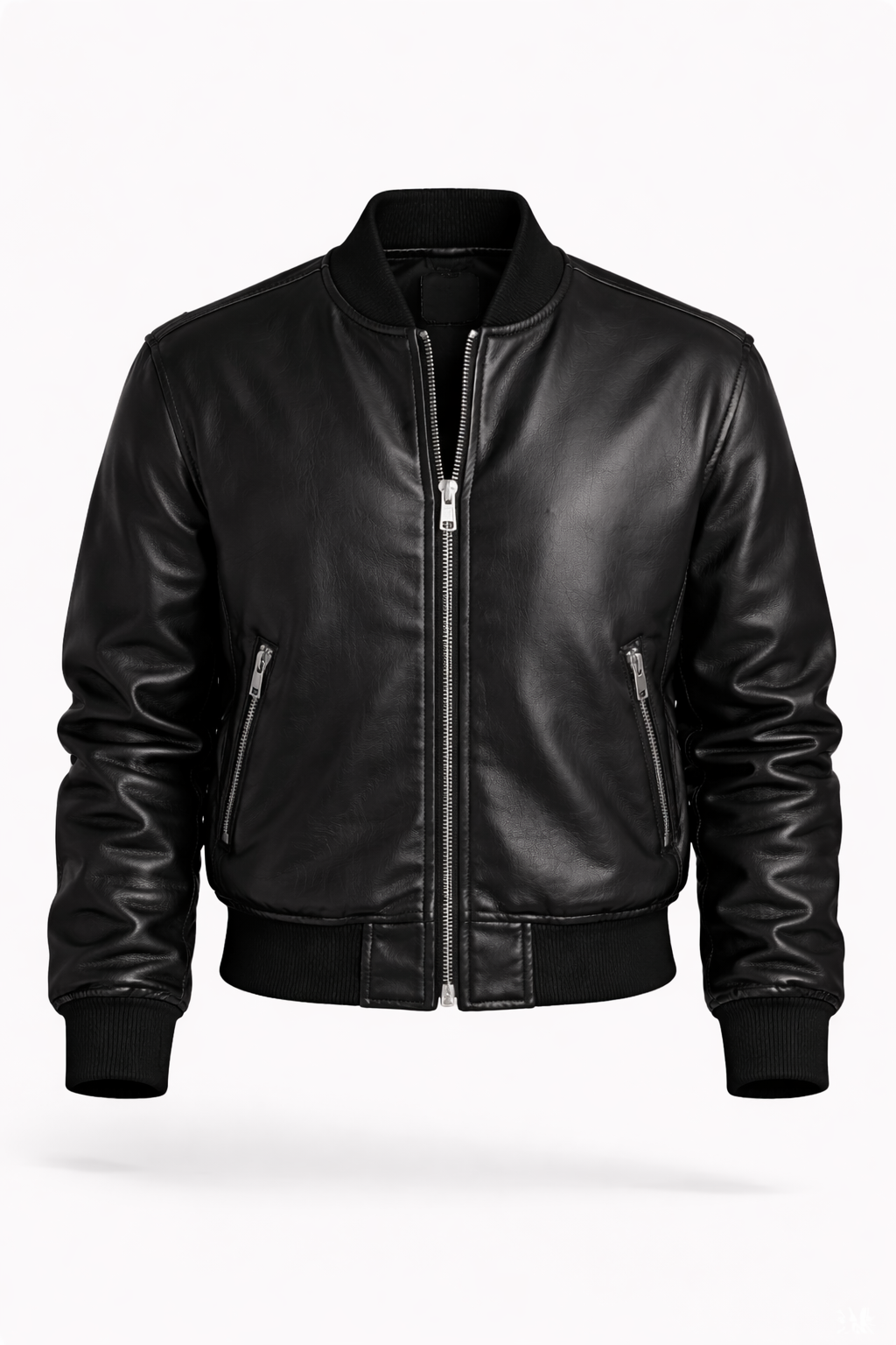 05b11ed4 5211 4f9c 8ce9 f367c9129bc8 Auf dem Bild sieht man eine schwarze Lederjacke aus der Vorderansicht mit silbernen Reißverschlüssen auf einem neutralem Hintergrund, die Ärmel sind leicht angewinkelt